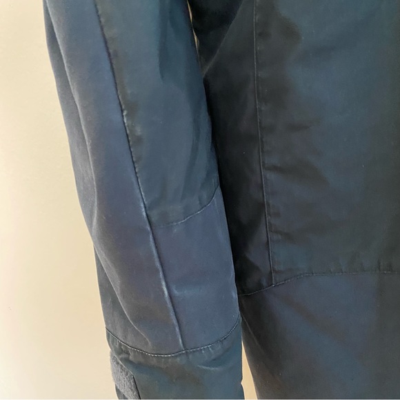 FJALLRAVEN Barents Parka - Men’s Large - Navy Blue - Picture 12 of 16